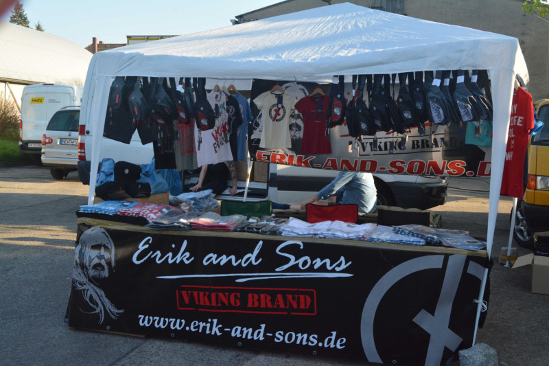 Verkaufsstand von Erik & Sons beim »Schild & Schwert-Festival« 2018 in Sachsen.