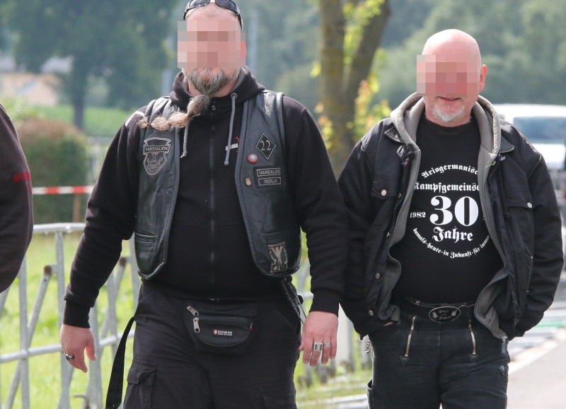 Die Vandalen sind eine Neonazigruppe aus Berlin/Brandenburg. Weiteres siehe unter Germanentum und Heidentum / Runen.