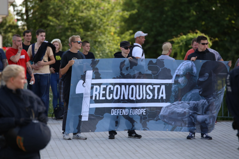 Neben »Defend Europe« ist »Reconquista« eine der zentralen Parolen der Identitären Bewegung. Reconquista (spanisch für »Rückeroberung«) bezieht sich auf die kriegerische Verdrängung des Islam aus Spanien im Mittelalter.